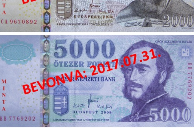 Már csak pár napig válthatók át ingyenesen a régi 2000 és 5000 forintosok