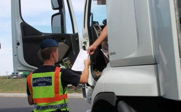 Hétszáz jogsértés a buszok és teherautók egyhetes ellenőrzésének mérlege