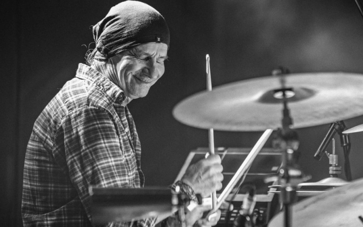 Elhunyt Bräutigam Gábor, a Kispál és a Borz dobosa