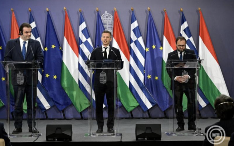 Magyar Péter: Magyarországon kiemelkedően magas az eurózónához való csatlakozás támogatottsága