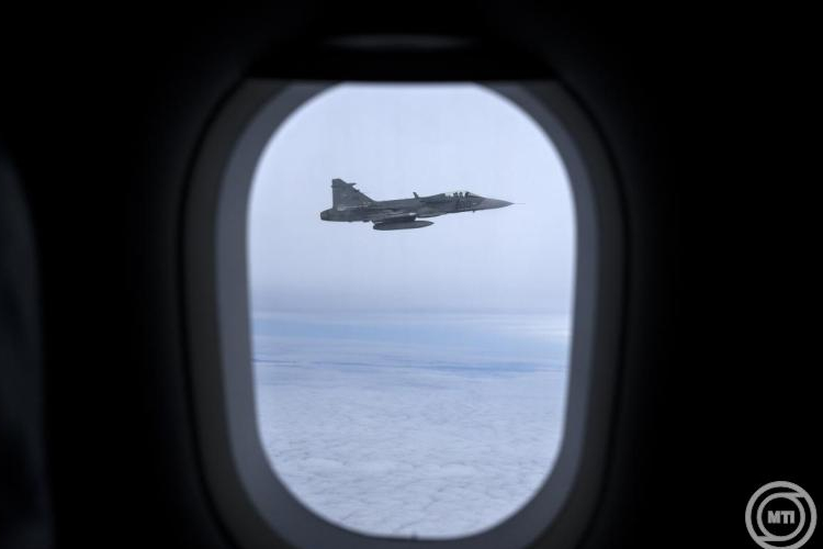 Húsz éles bevetésen vett részt a baltikumban a magyar légierő